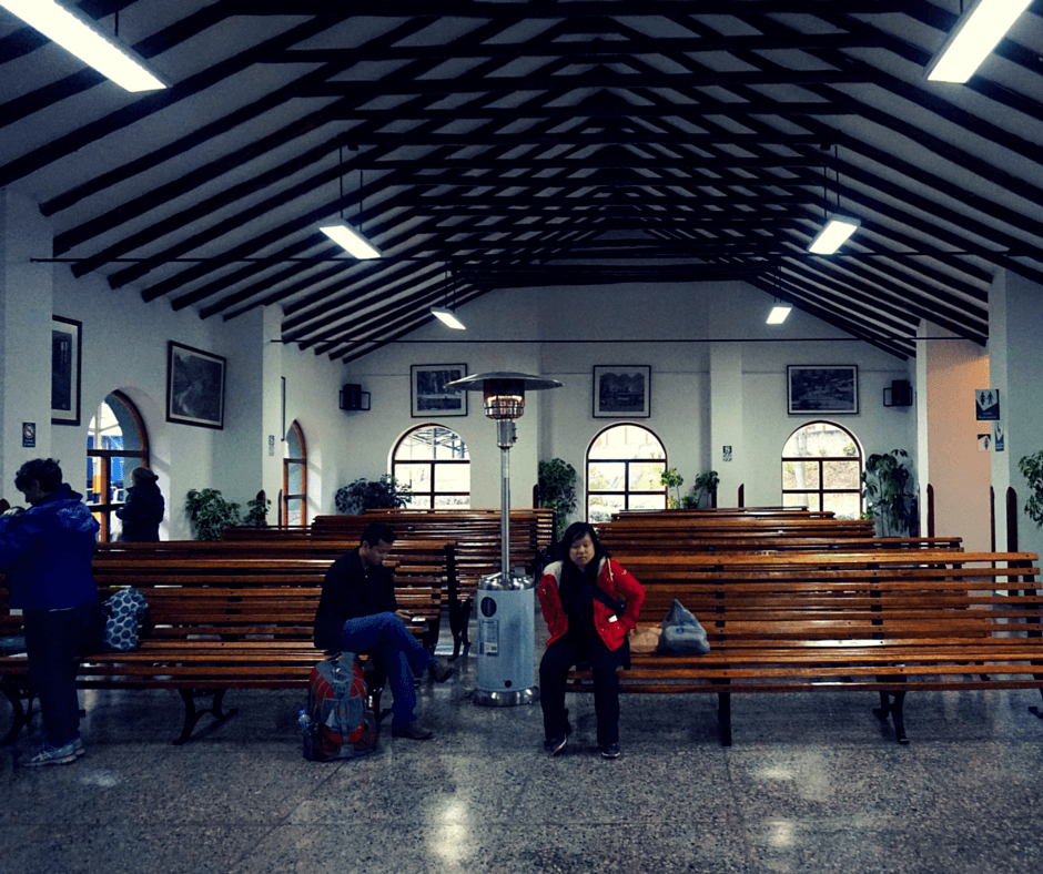 Benches inside the Poroy train station