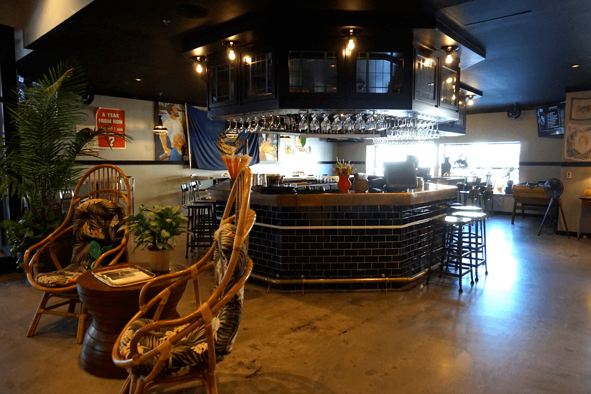 Graduate Lincoln Tiki Bar