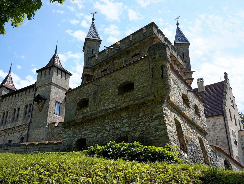 Schloss Lichtenstein castle grounds