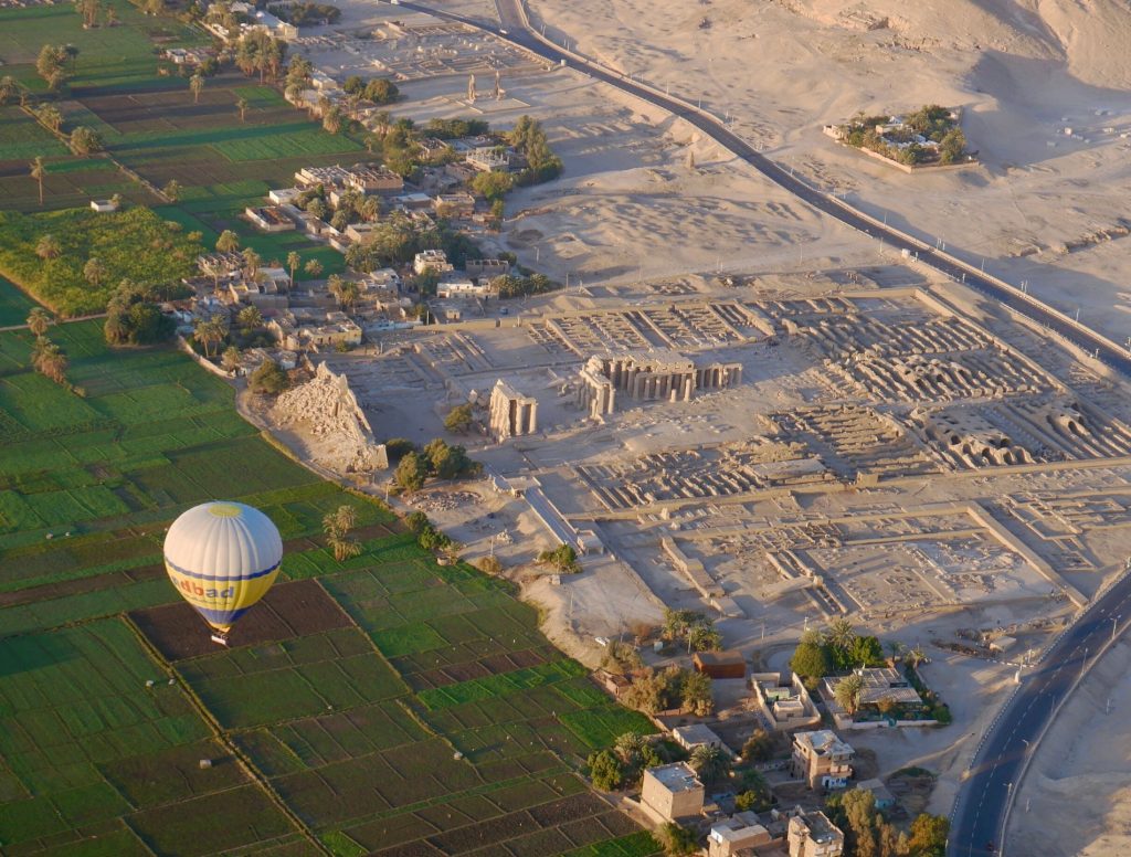One of the best hot air balloon tours is in Luxor, Egypt