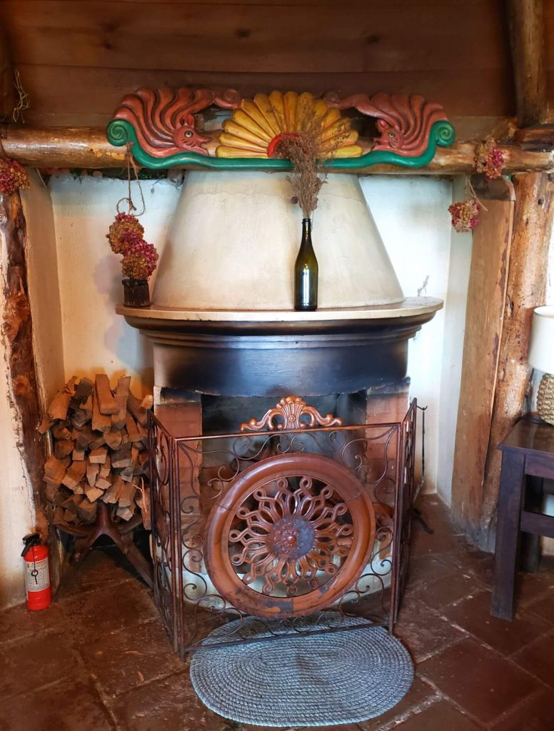 Hobbit house Fireplace