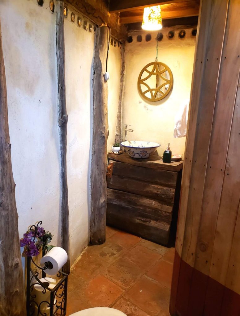 Hobbit house private bathroom